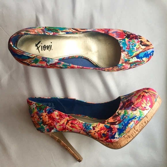 FIONI Clothing Shoes - Fioni Multicolor Pumps Floral Rainbow Heels